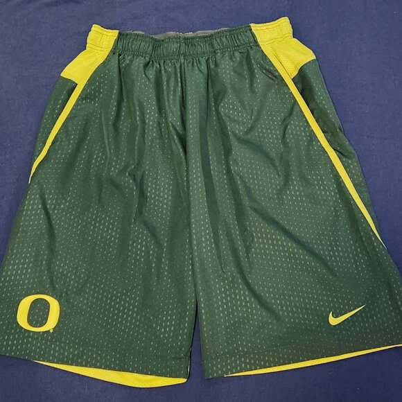 Oregon Ducks Nike Athletic Shorts – Men’s Size Large (L)– Green & Yellow Dri-Fit - Picture 4 of 6